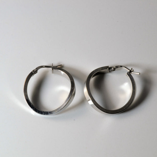14k White Gold Wavy Hoop Earrings |