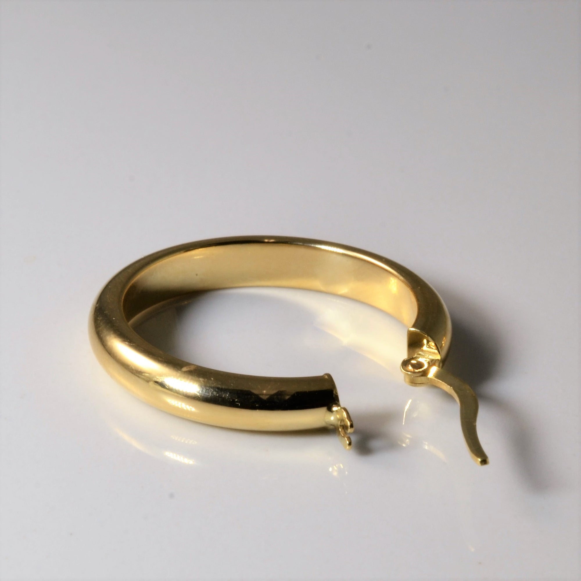 Plain Yellow Gold Hoop Earrings |