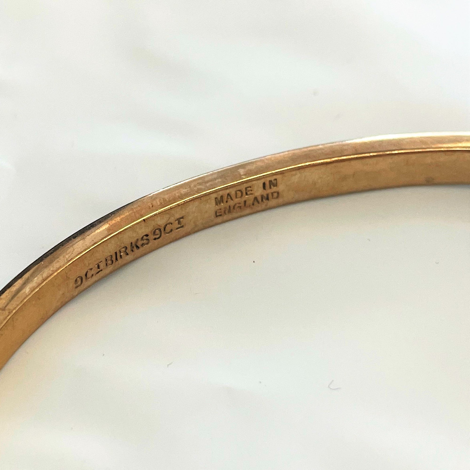 'Birks' Retro Ornate Gold Bangle | 8