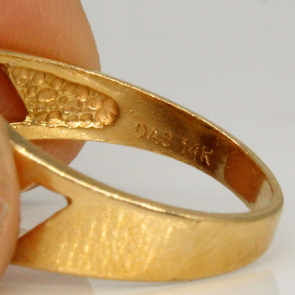 Vertical Diamond Open Work Ring | 0.08ctw | SZ 6.75 |