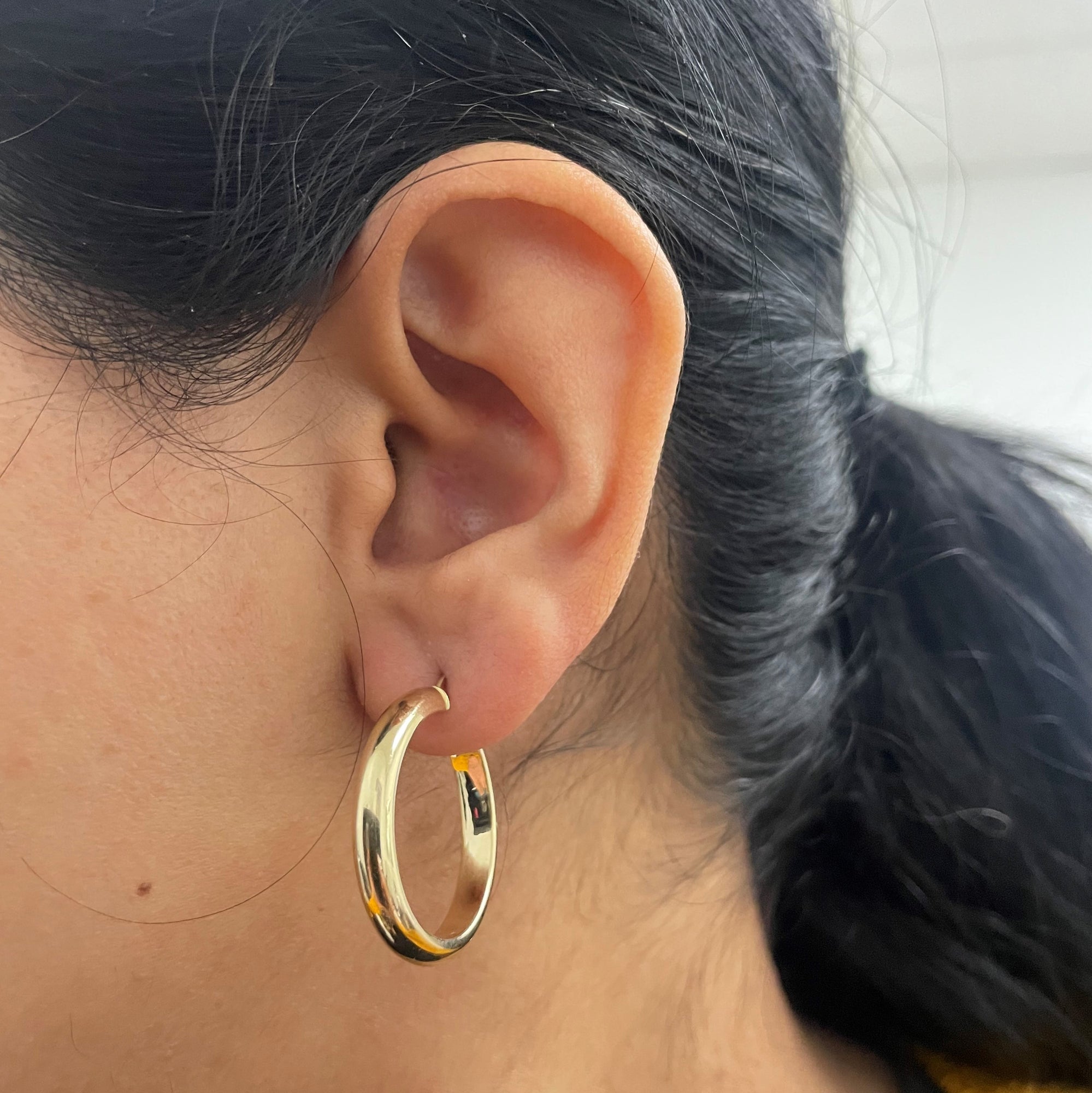 Plain Yellow Gold Hoop Earrings |